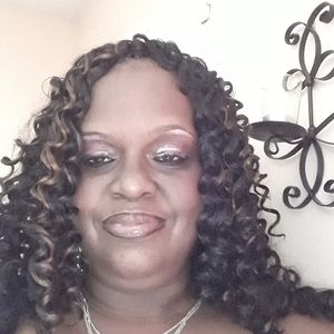 Meet your Posher, Carla